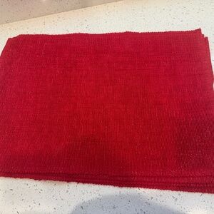 True red table runner and Table mats